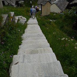 Steile Treppe in Bosco Gurin ...