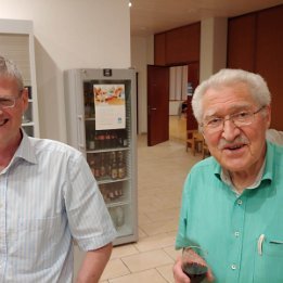 20210701_220236_HDR Alois, das neue Vorstandsmitglied, und Philipp